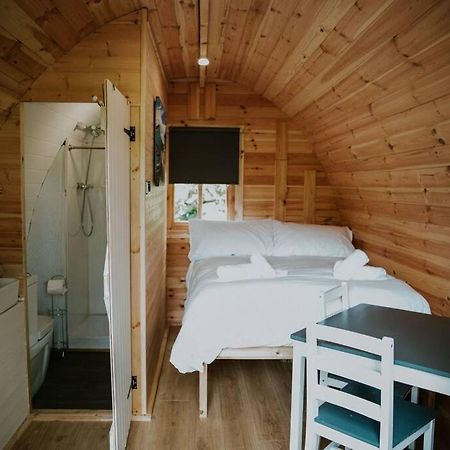 Ash Winter Retreat- Hot Tub & Log Bruner 巴茅思 外观 照片